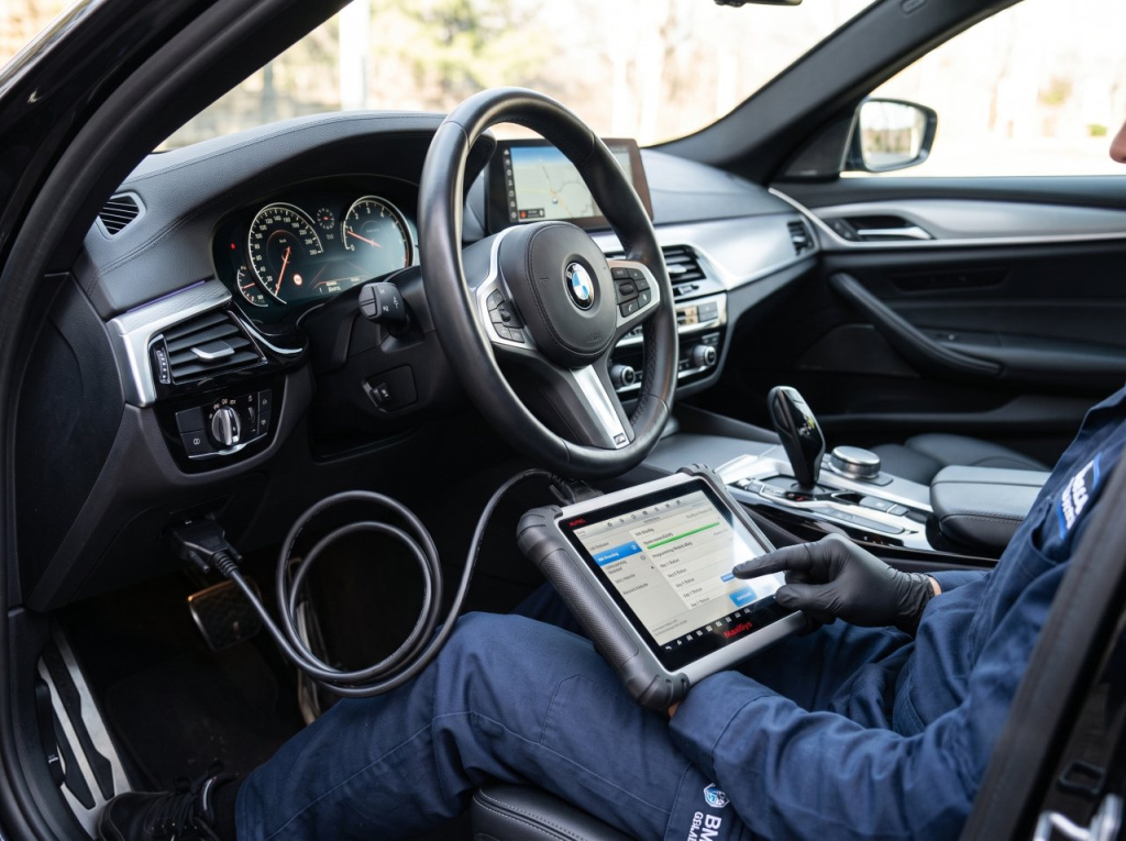 podkluchenie-programmatora-k-obd2.jpg